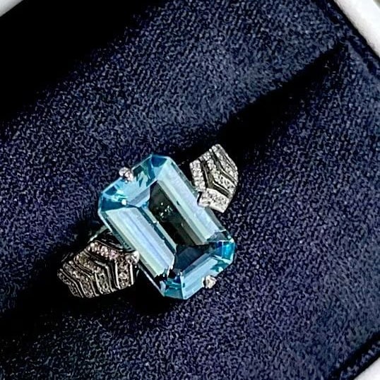 14k Gold 4.1 Ct Natural Aquamarine & Diamond Ring - 4