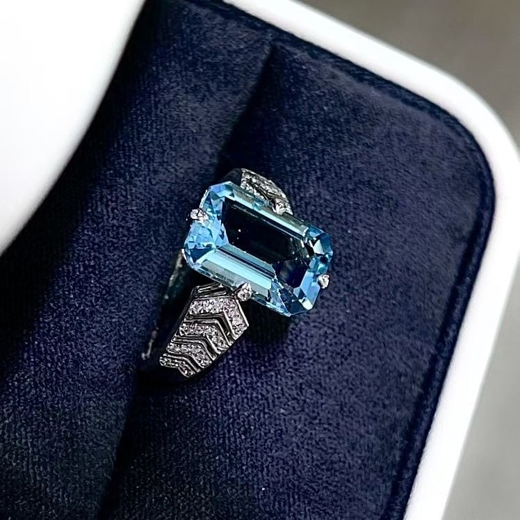 14k Gold 4.1 Ct Natural Aquamarine & Diamond Ring - 5