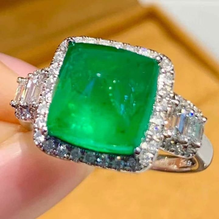 14k Gold 4.3 Ct Natural Emerald & Diamond Ring - 3