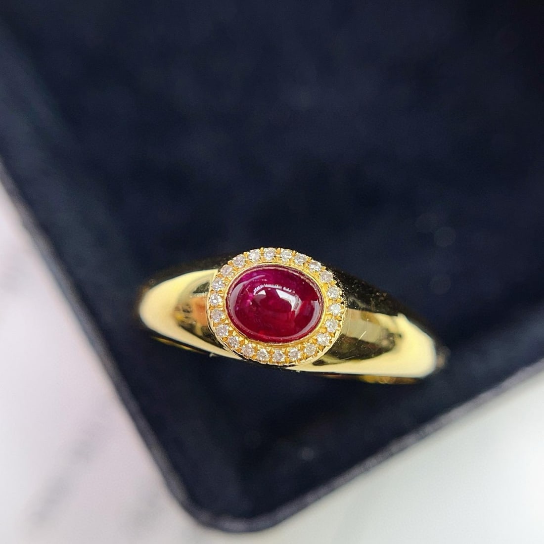14k Gold 0.80 Ct Natural Ruby & Diamond Ring: Ref:231143227 // gold content:14k gold // ring size:7. 25us // // main gemstone:ruby // shape:oval // carat weight:0. 80ct // color:red // treatment:natural // // adjacent gemstone 2 : diamond //
