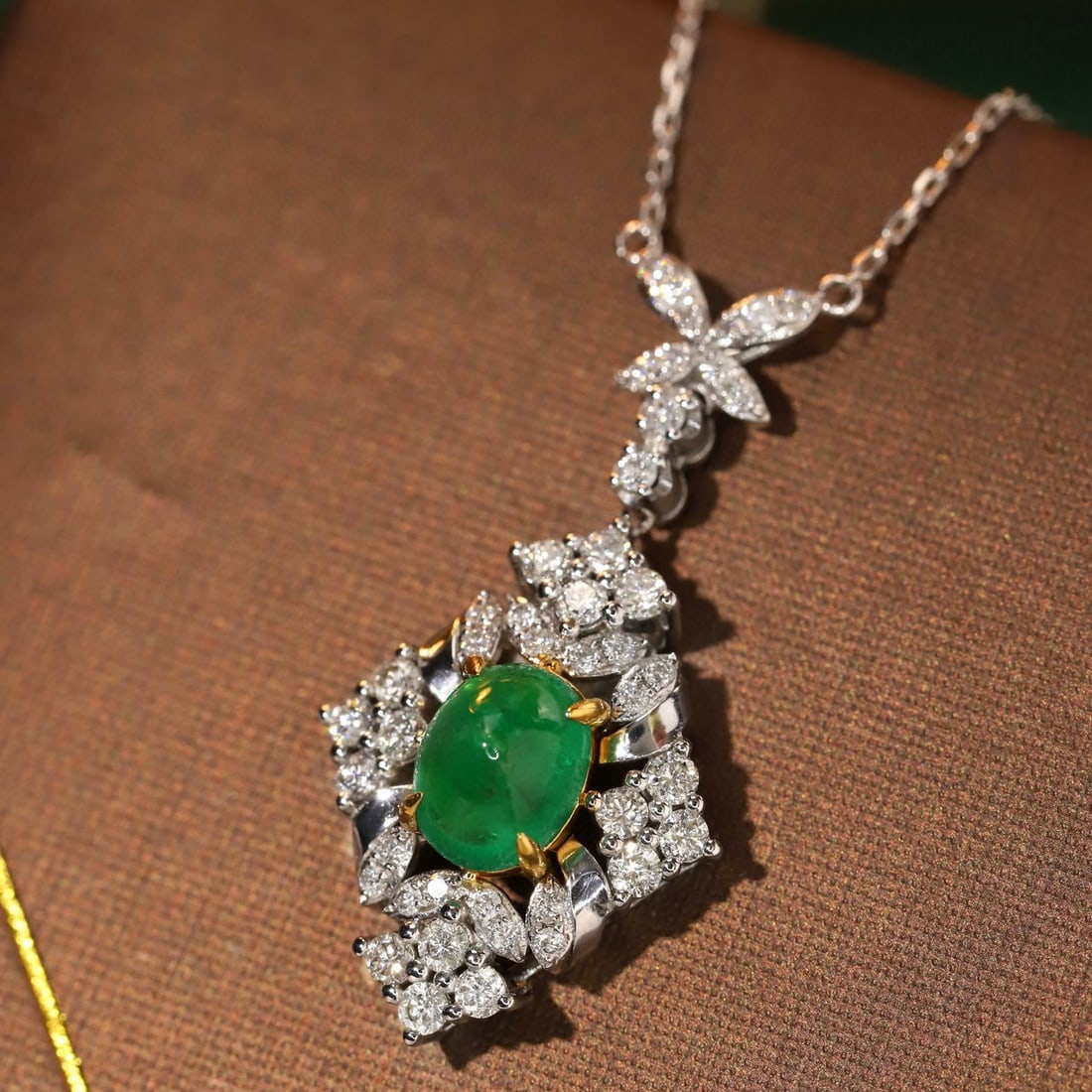 14k Gold 1.80 Ctw Natural Emerald & Diamond Necklace - 8