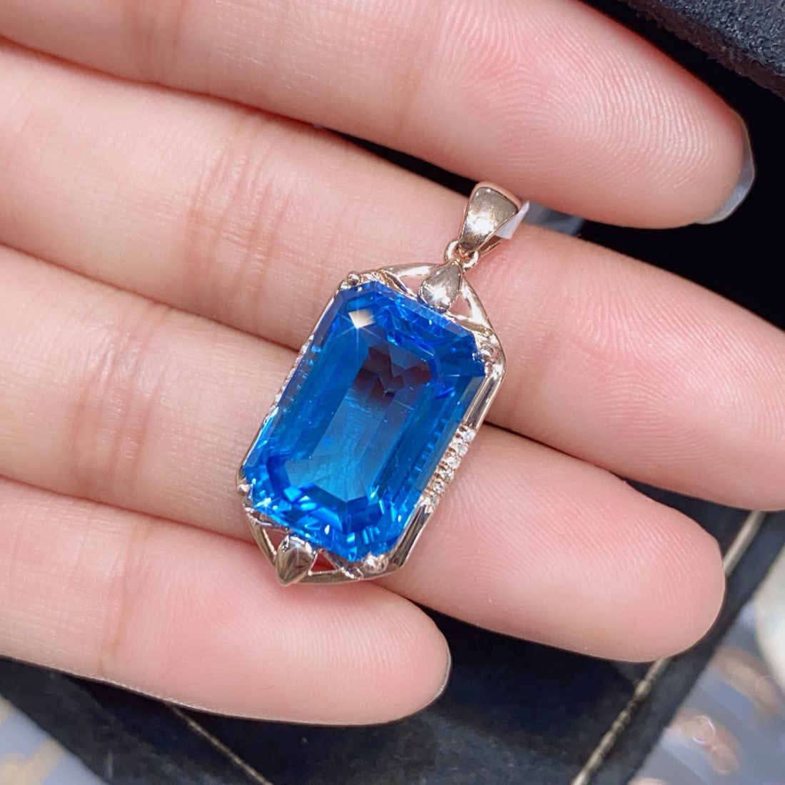 14k Gold 12.18 Ctw Natural Topaz & Diamond Pendant( Without Chain ) - 3