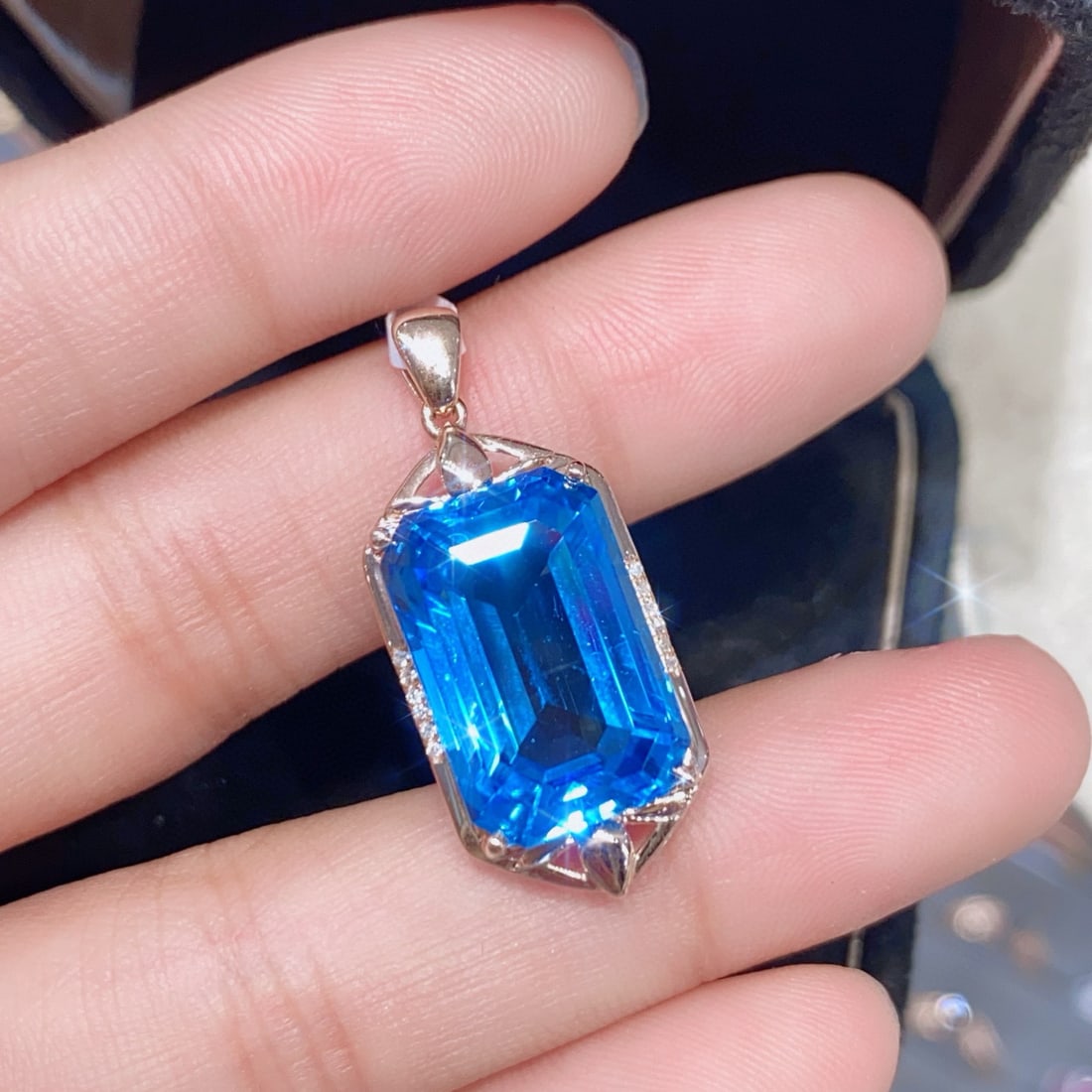 14k Gold 12.18 Ctw Natural Topaz & Diamond Pendant( Without Chain ) - 4