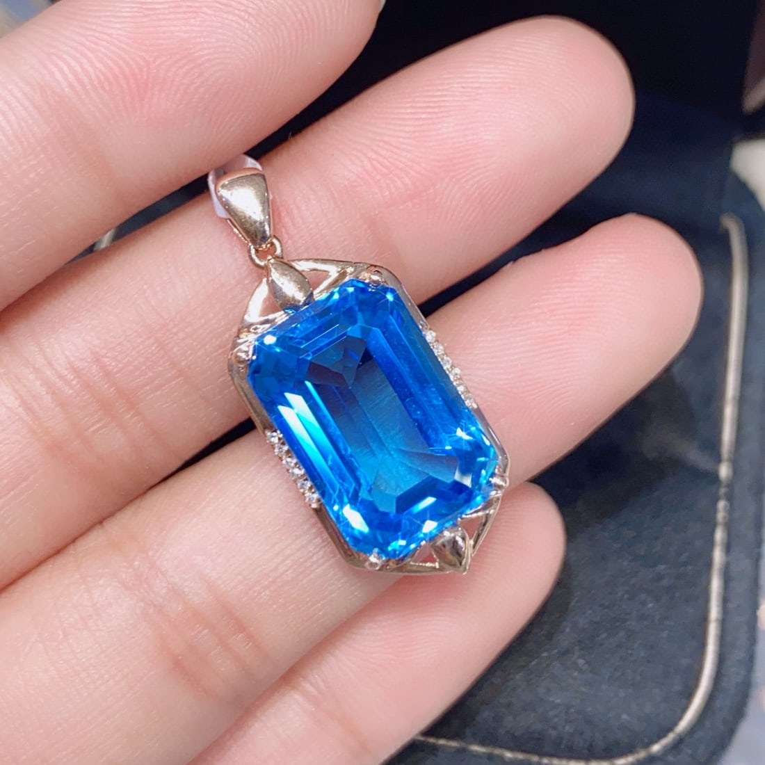 14k Gold 12.18 Ctw Natural Topaz & Diamond Pendant( Without Chain ) - 5