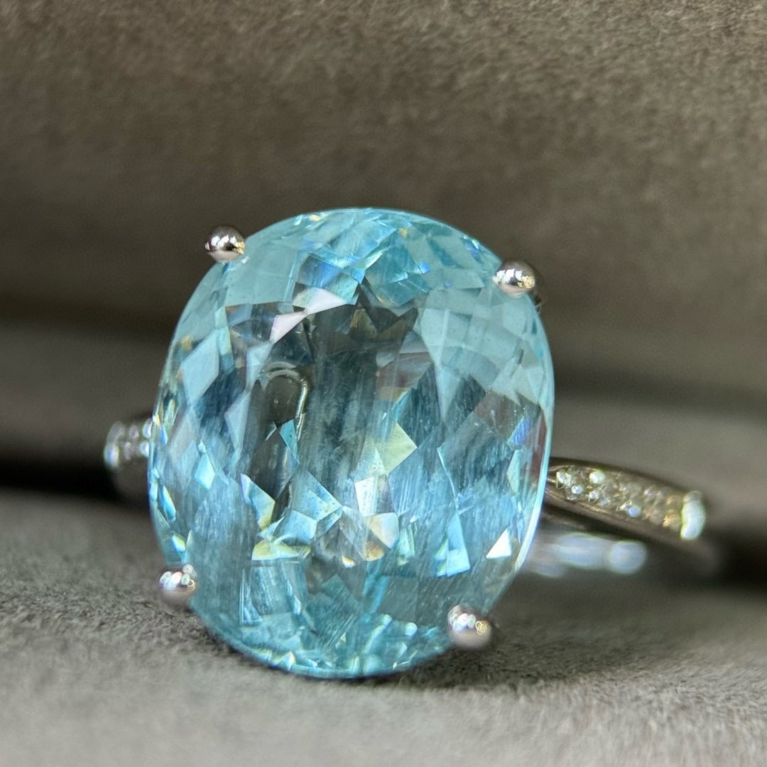 14k Gold 7.41 Ct Natural Aquamarine & Diamond Ring - 4