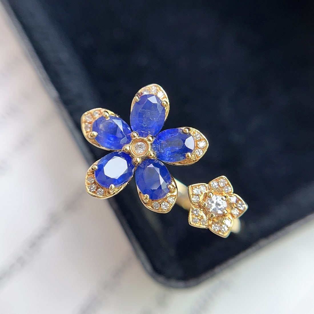 14k Gold 2.00 Ct Natural Sapphire & Diamond & Sapphire Ring - 3