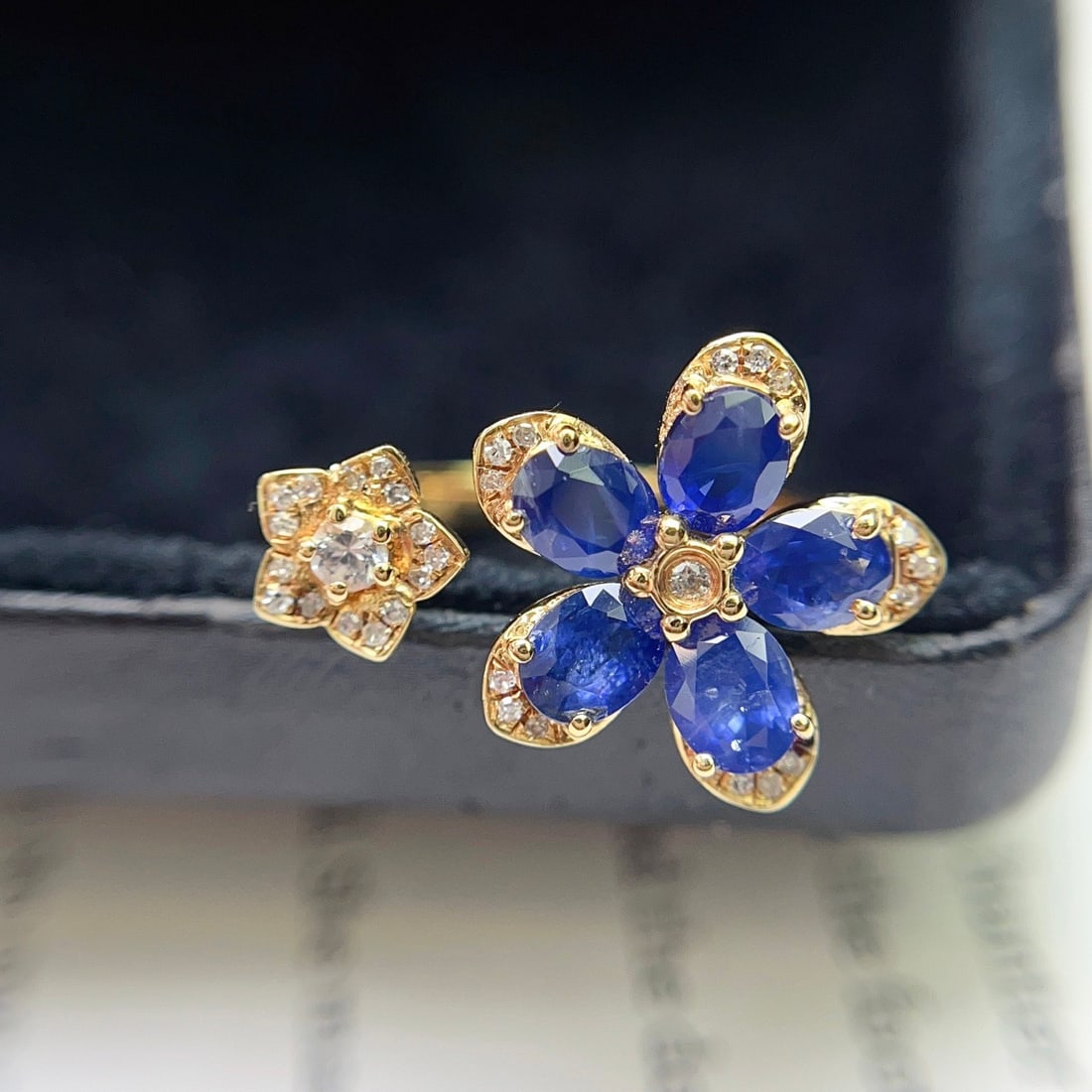 14k Gold 2.00 Ct Natural Sapphire & Diamond & Sapphire Ring - 4