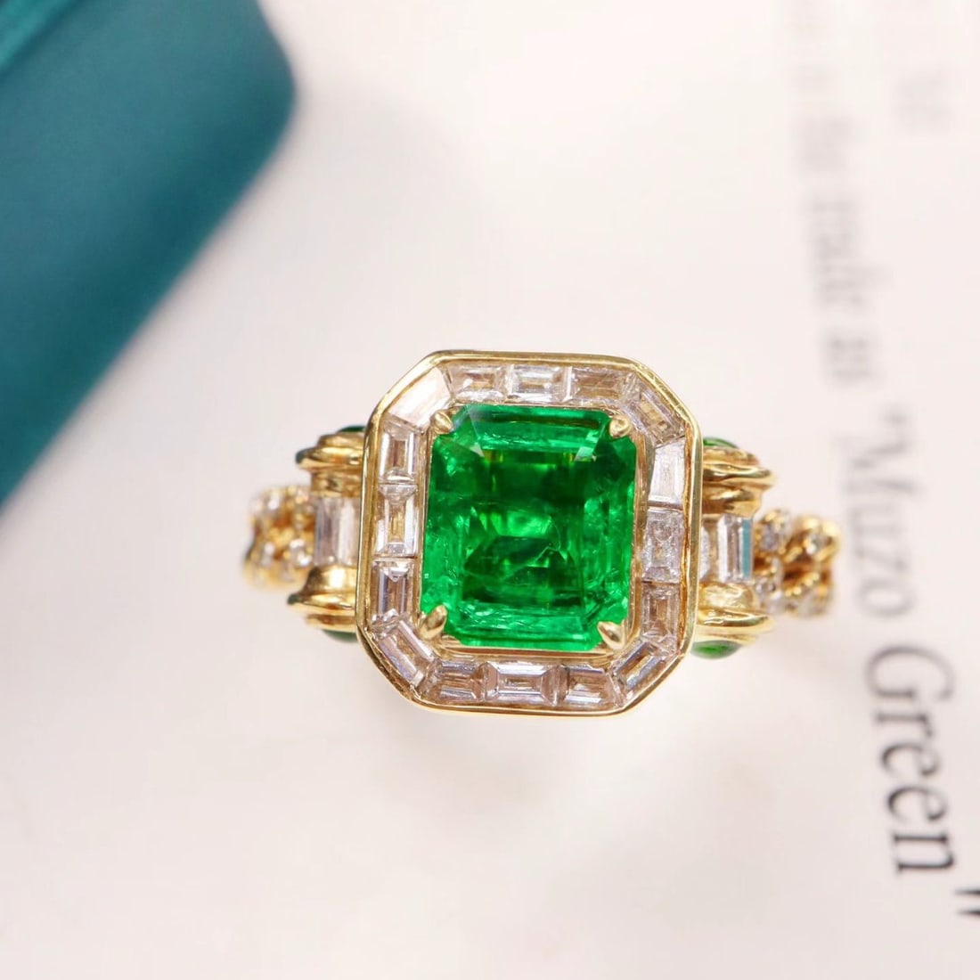 14k Gold 1.73 Ctw Vivid Green Natural Emerald & Diamond Ring - 2