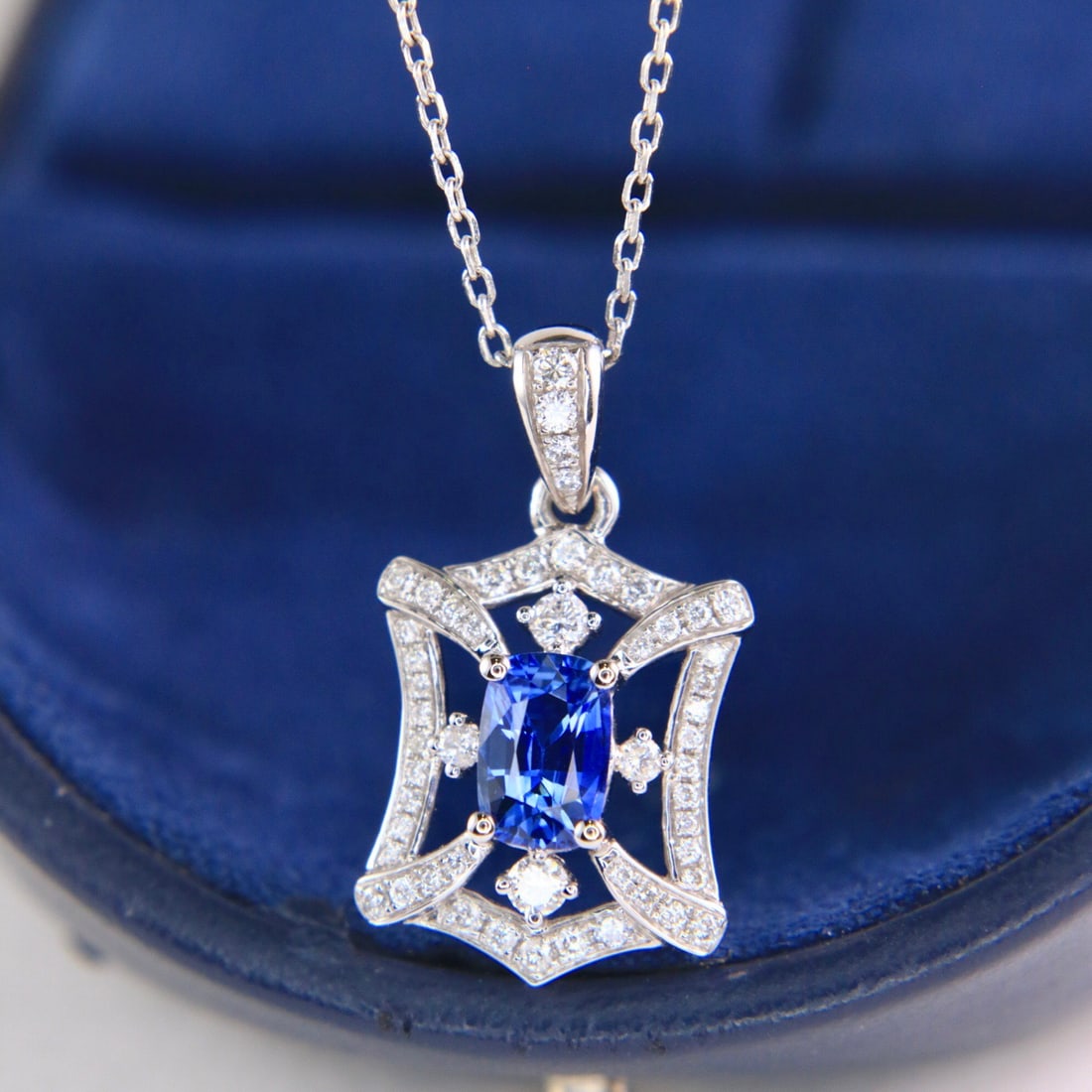 14k Gold 1.33 Ctw Natural Sapphire & Diamond Necklace: Ref:231144096 // gold content:14k gold // main gemstone:sapphire // shape:cushion // carat weight:0. 97ct // color:blue // treatment:natural // // adjacent gemstone 2 : diamond // shape:round //