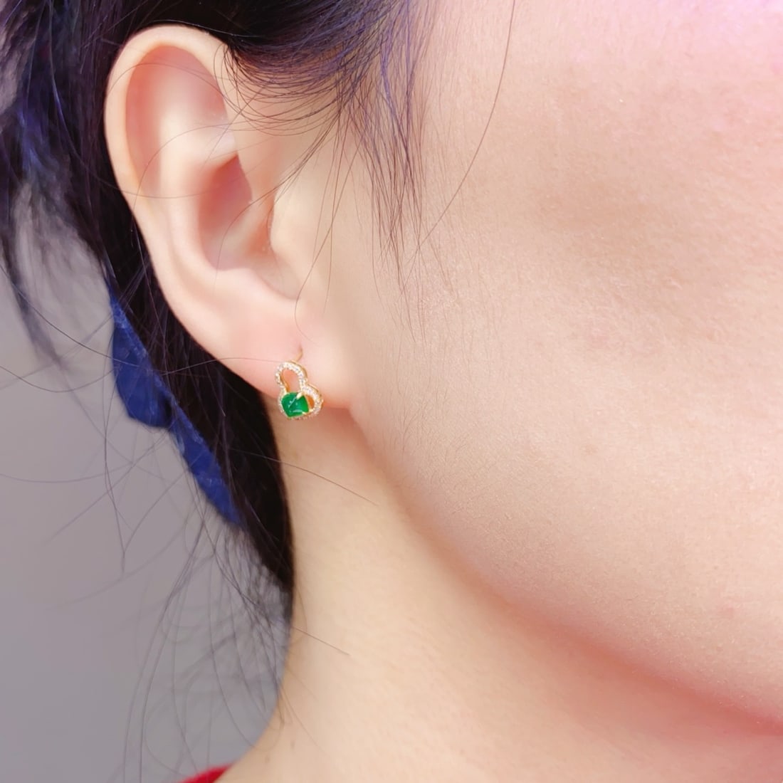 14k Gold 0.53 Ct Natural Emerald & Diamond Earrings - 4