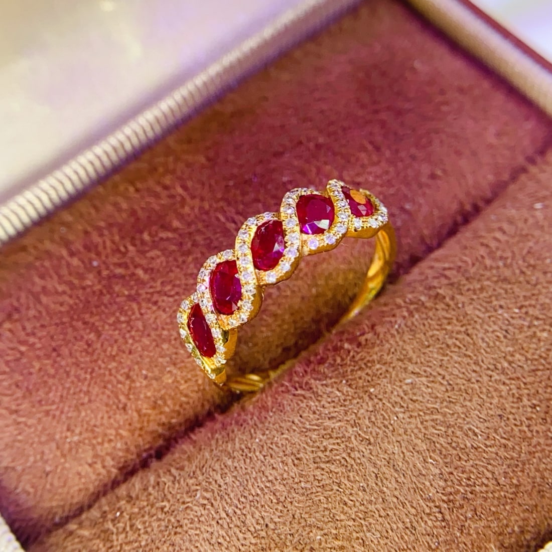 14k Gold 1 Ct Natural Ruby & Diamond Ring: Ref:231144099 // gold content:14k gold // ring size:7. 25us // // main gemstone:ruby // shape:oval // carat weight:1ct // color:red // treatment:natural // // adjacent gemstone 2 : diamond // number o