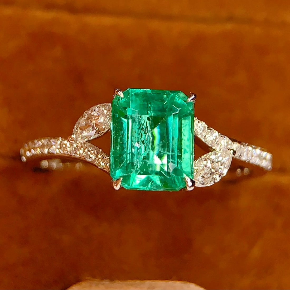 14k Gold 1.3 Ct Natural Emerald & Diamond Ring (1 of 7)