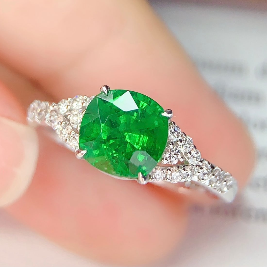 14k Gold 1.75 Ct Vivid Green Natural Tsavorite & Diamond Ring: Ref:231144126 // gold content:14k gold // ring size:7. 25us // // main gemstone:tsavorite // shape:cushion // carat weight:1. 75ct // color:vivid green // treatment:natural // // adjacent gemstone