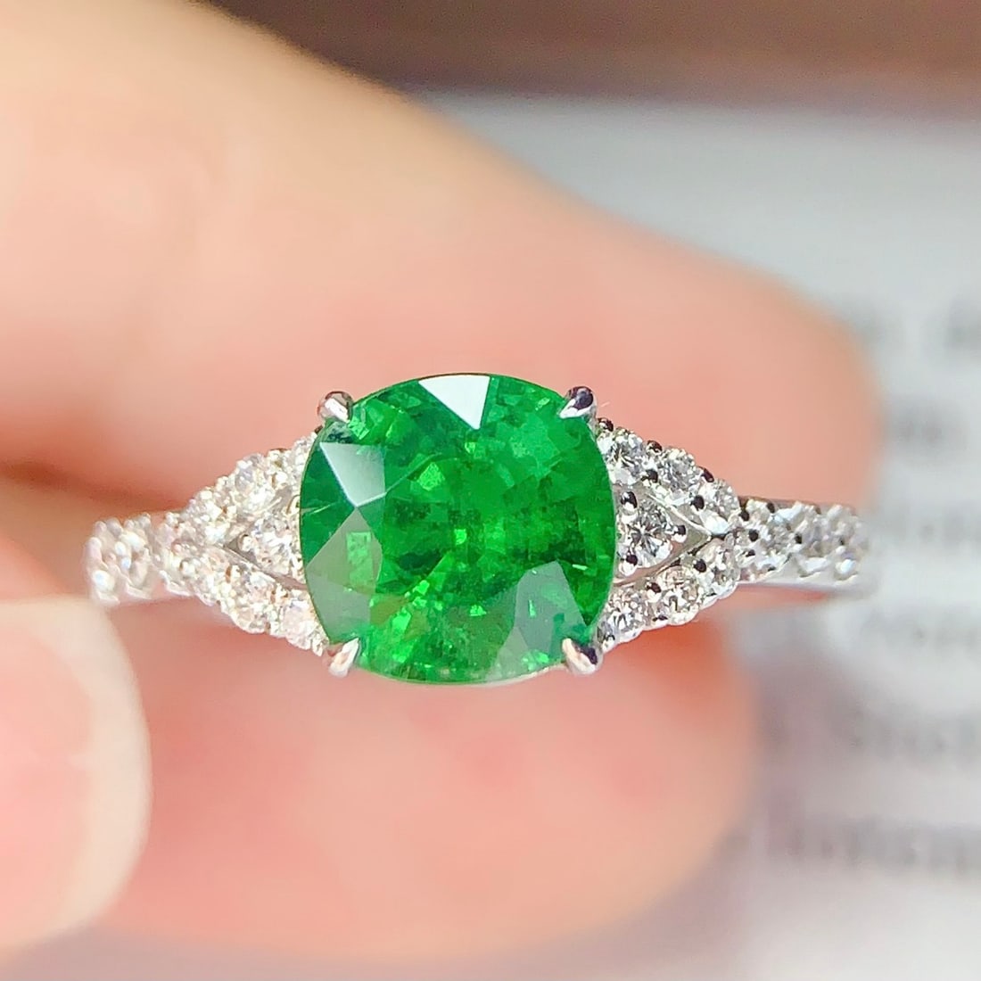 14k Gold 1.75 Ct Vivid Green Natural Tsavorite & Diamond Ring - 2