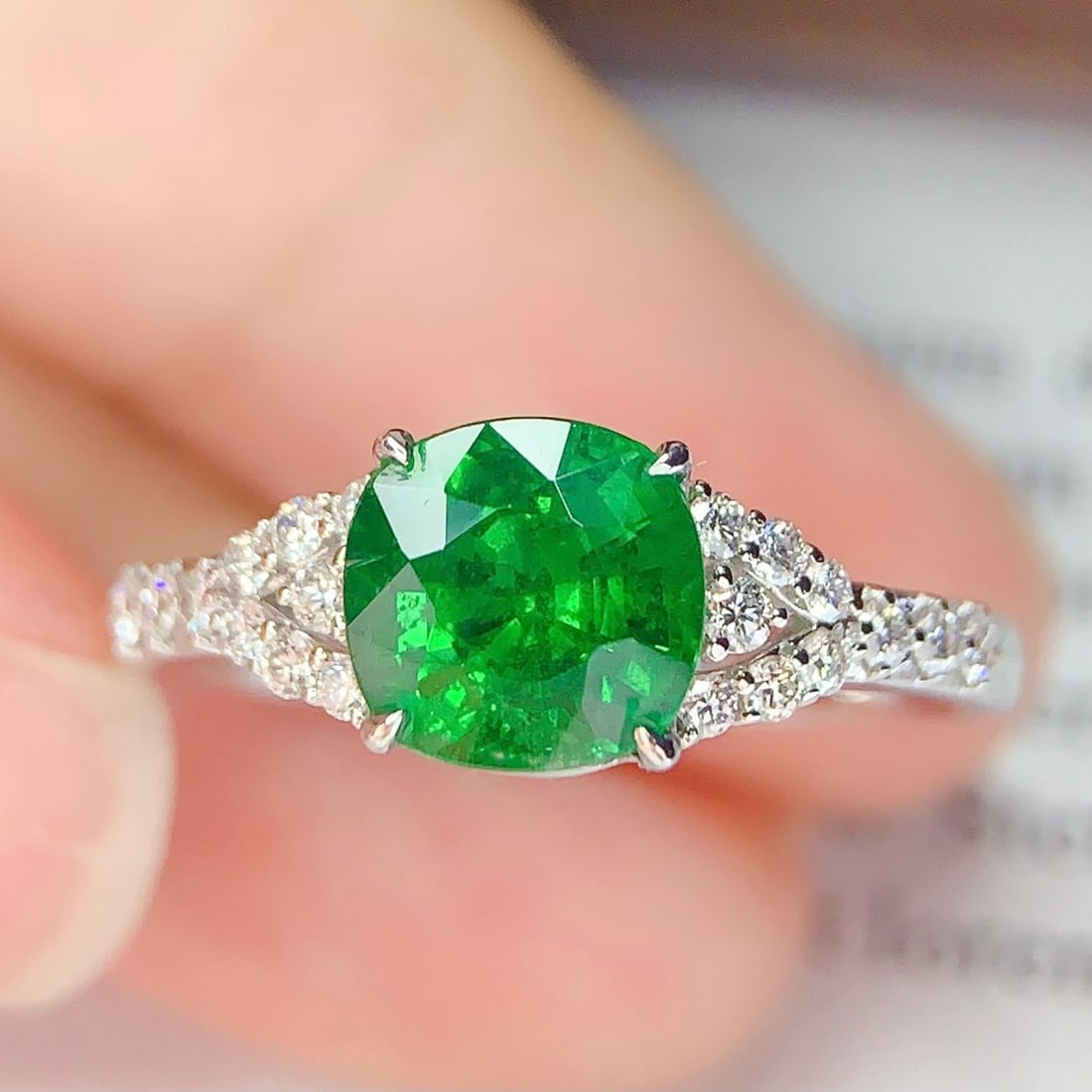 14k Gold 1.75 Ct Vivid Green Natural Tsavorite & Diamond Ring - 4