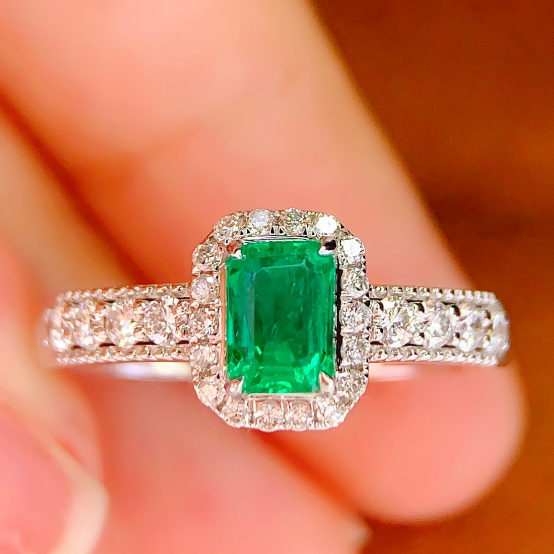 14k Gold 0.5 Ct Natural Emerald & Diamond Ring - 2