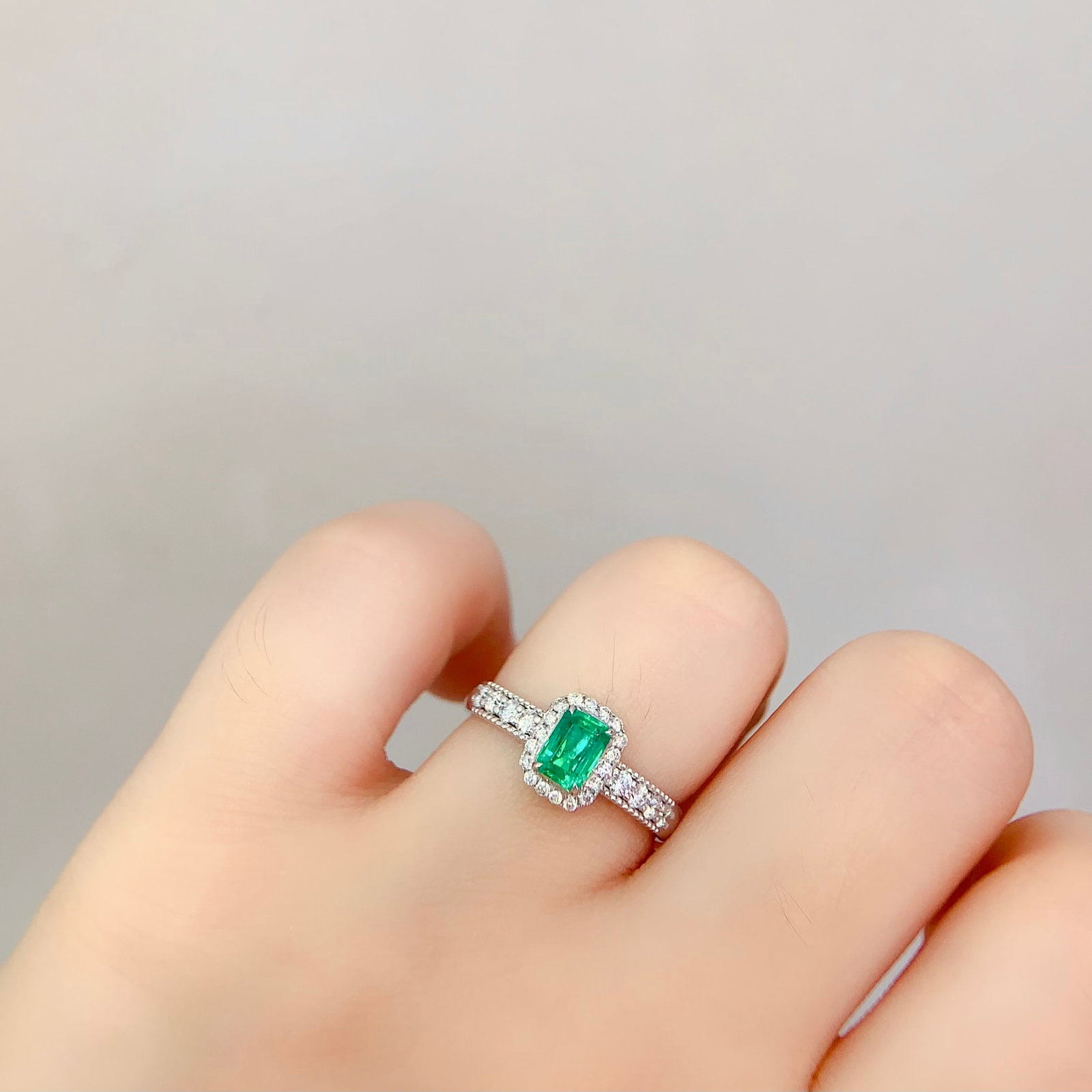 14k Gold 0.5 Ct Natural Emerald & Diamond Ring - 6