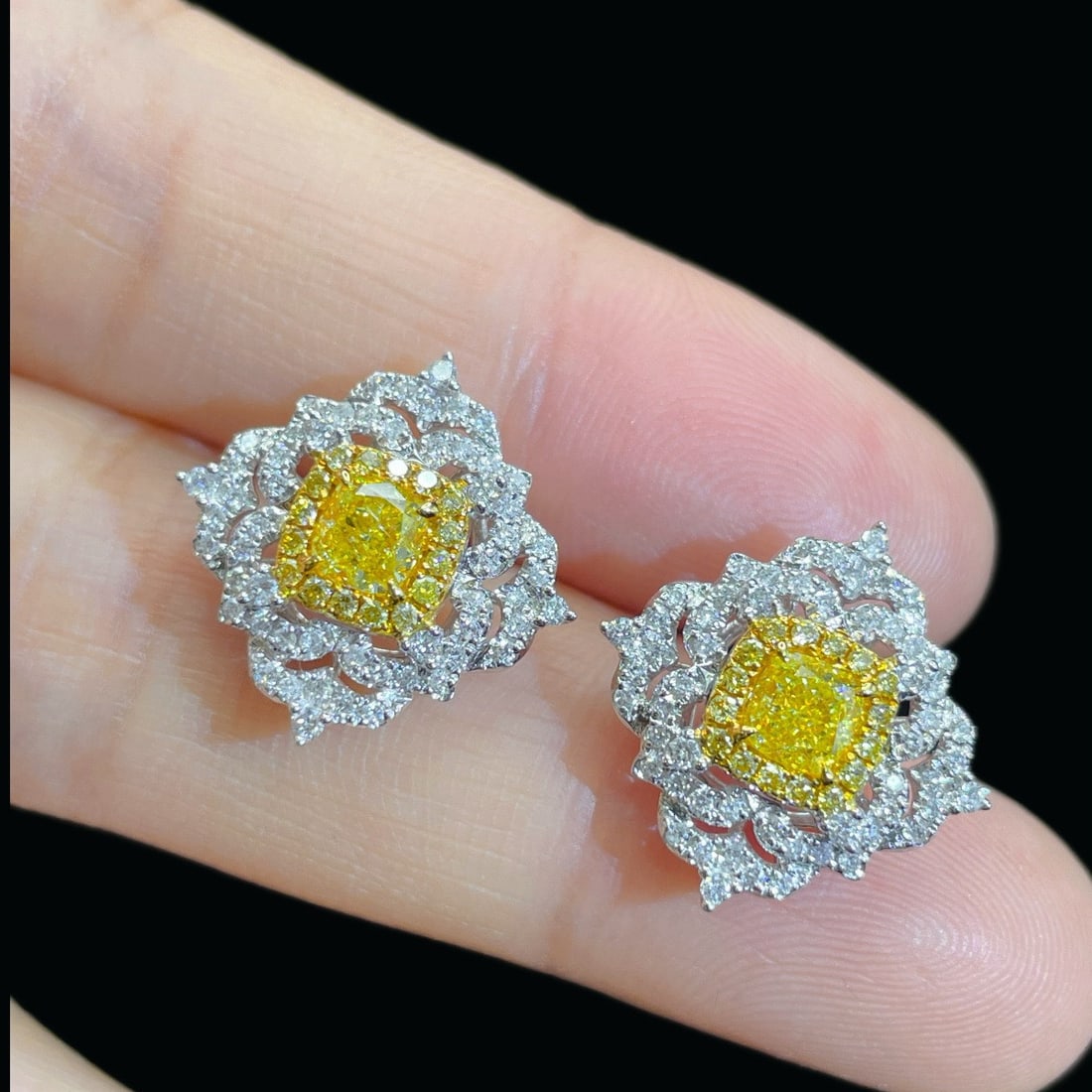 14k Gold 0.70 Ctw Natural Yellow Diamond & Diamond Earrings - 3