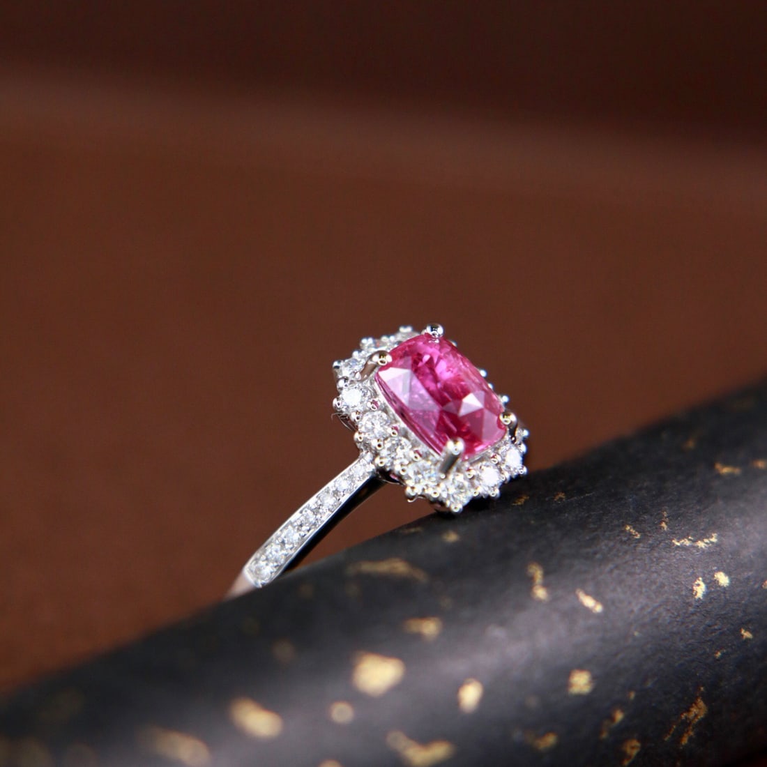 14k Gold 1.81 Ctw Natural Padparadscha Sapphire & Diamond Ring - 4