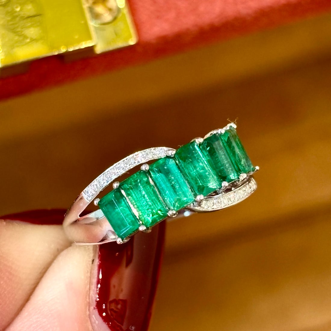 14k Gold 1.5 Ct Natural Emerald & Diamond Ring - 2
