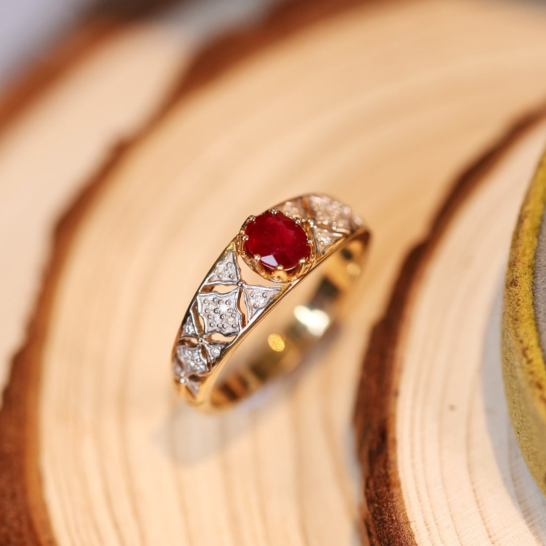 14k Gold 0.66 Ctw Natural Ruby & Diamond Ring - 3