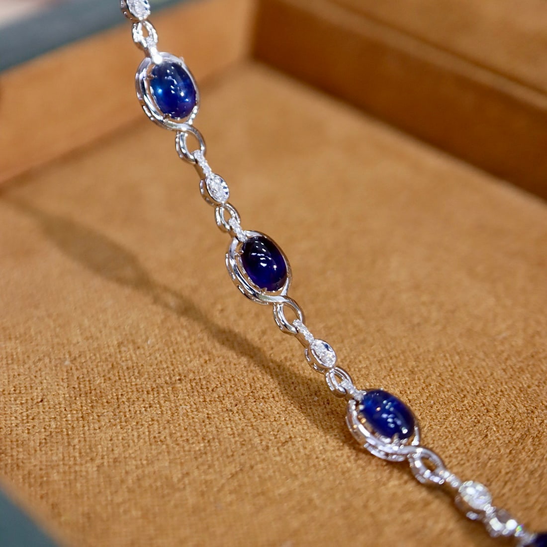 14k Gold 3.23 Ctw Natural Sapphire & Diamond Bracelet: Ref:231144167 // gold content:14k gold // main gemstone:sapphire // shape:oval // carat weight:3ct // color:blue // treatment:natural // // adjacent gemstone 2 : diamond // shape:round // carat