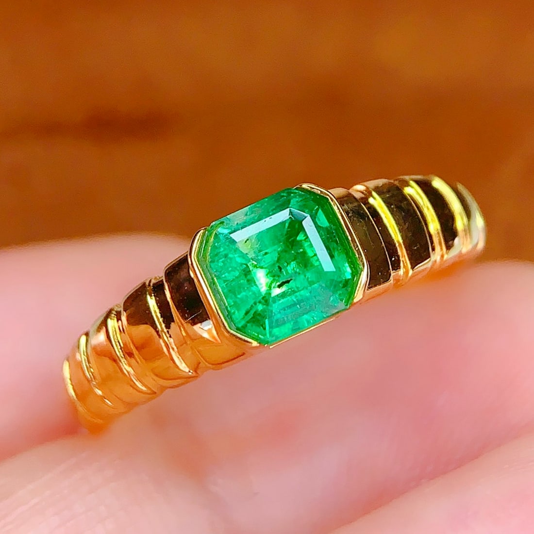 14k Gold 0.72 Ct Natural Emerald Ring - 3