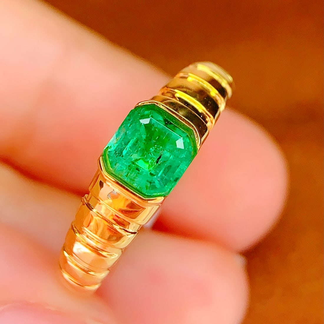 14k Gold 0.72 Ct Natural Emerald Ring - 5