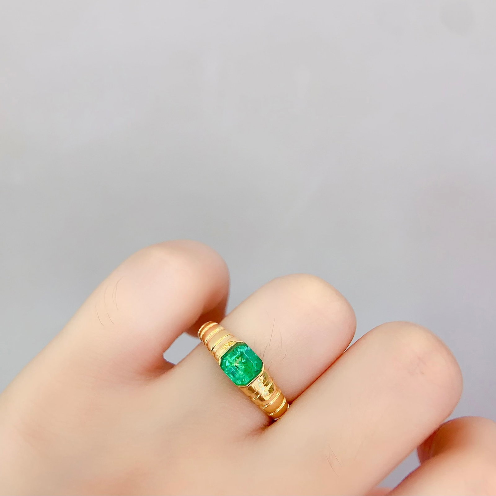 14k Gold 0.72 Ct Natural Emerald Ring - 6