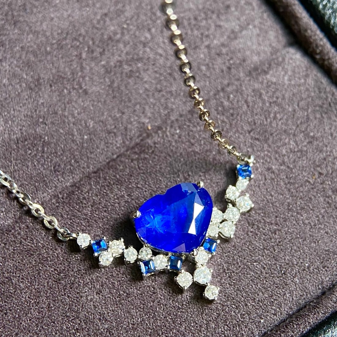14k Gold 3.02 Ctw Natural Sapphire & Diamond Necklace: Ref:231144196 // gold content:14k gold // main gemstone:sapphire // shape:heart // carat weight:2. 72ct // color:blue // treatment:natural // // adjacent gemstone 2 : diamond // shape:round // carat w