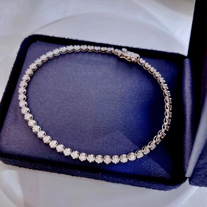 14k Gold 2 Ct Natural H Diamond Bracelet: Ref:231144199 // gold content:14k gold // main gemstone:diamond // shape:round // carat weight:2ct // clarity grade:vs-si // color:h // treatment:natural // cut grade:g // Condition: NewLow