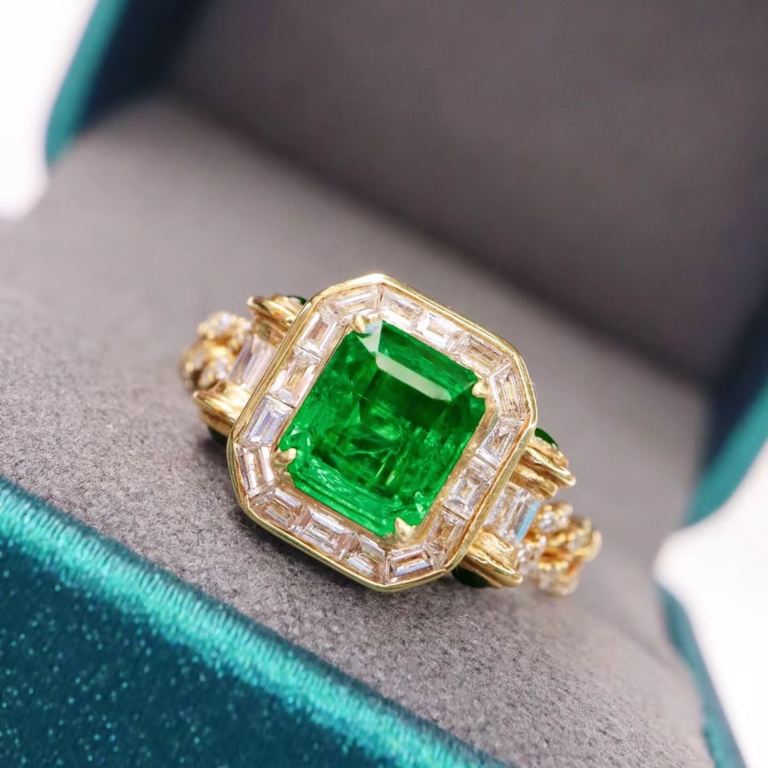 14k Gold 1.73 Ctw Natural Emerald & Diamond Ring (1 of 6)