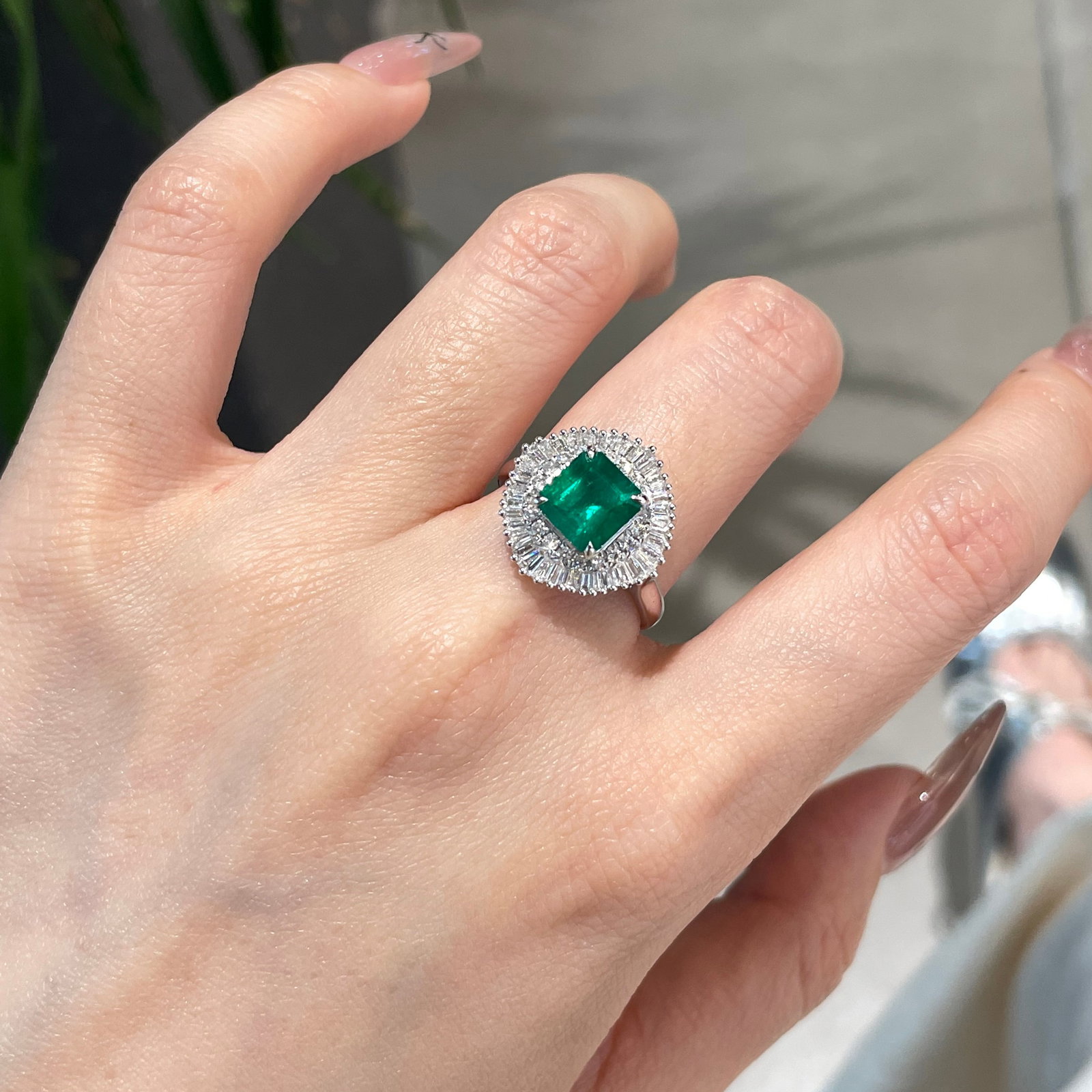 14k Gold 1.44 Ct Natural Emerald & Diamond Ring - 3