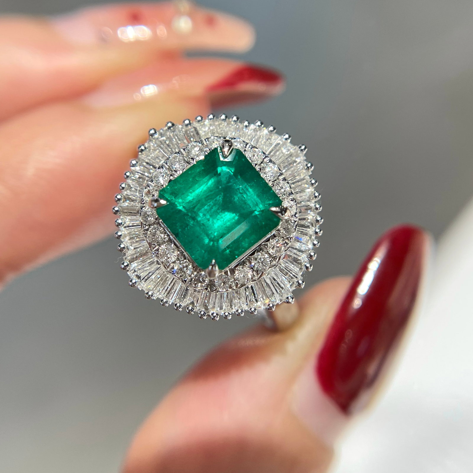 14k Gold 1.44 Ct Natural Emerald & Diamond Ring - 6