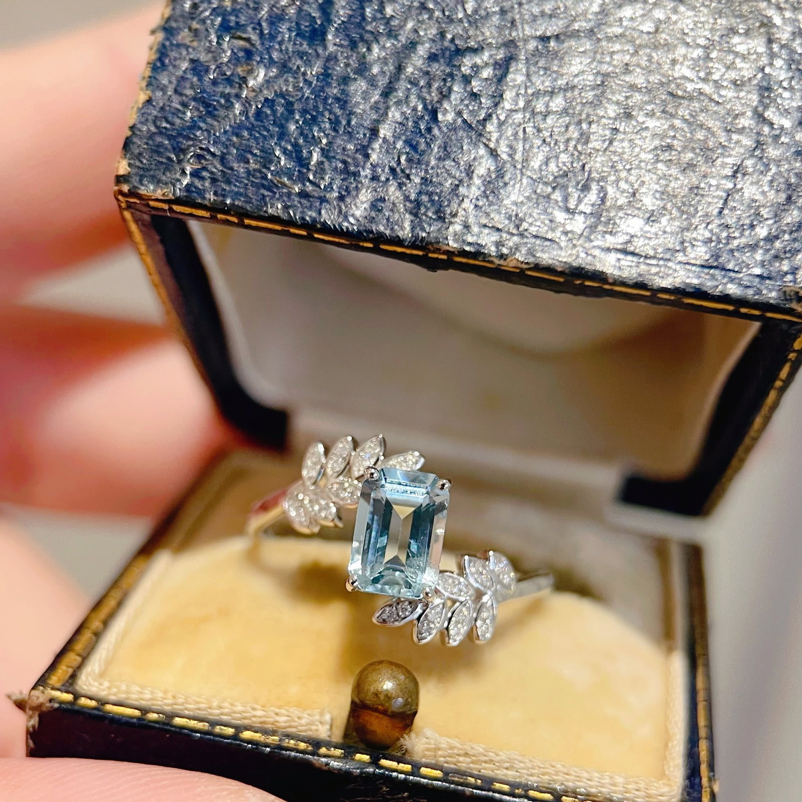 14k Gold 0.9 Ctw Natural Aquamarine & Diamond Ring: Ref:231144215 // gold content:14k gold // ring size:7. 25us // // main gemstone:aquamarine // shape:octagonal // carat weight:0. 8ct // color:blue // treatment:natural // // adjacent gemstone 2 : diam