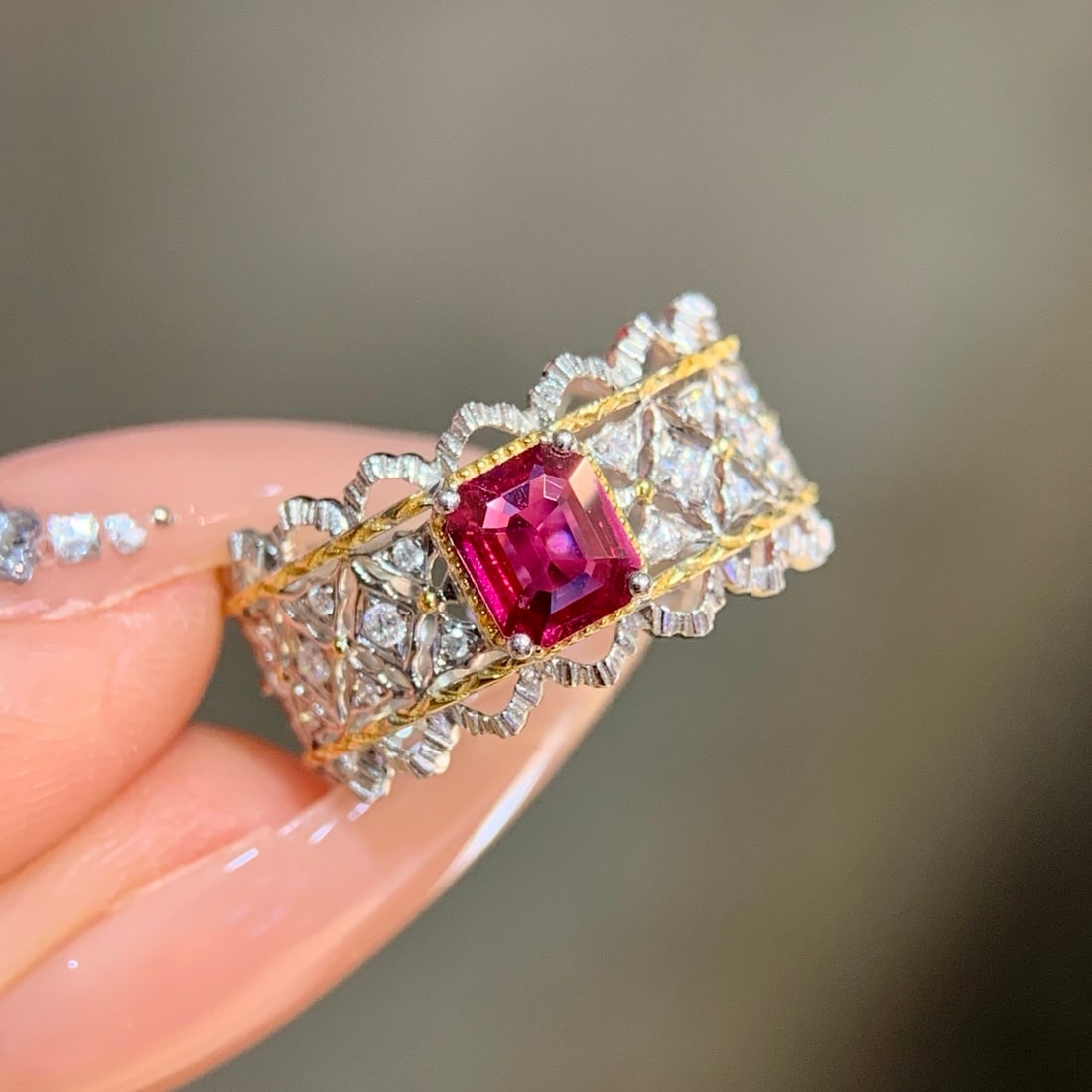 14k Gold 0.77 Ctw Natural Ruby & Diamond Ring - 5