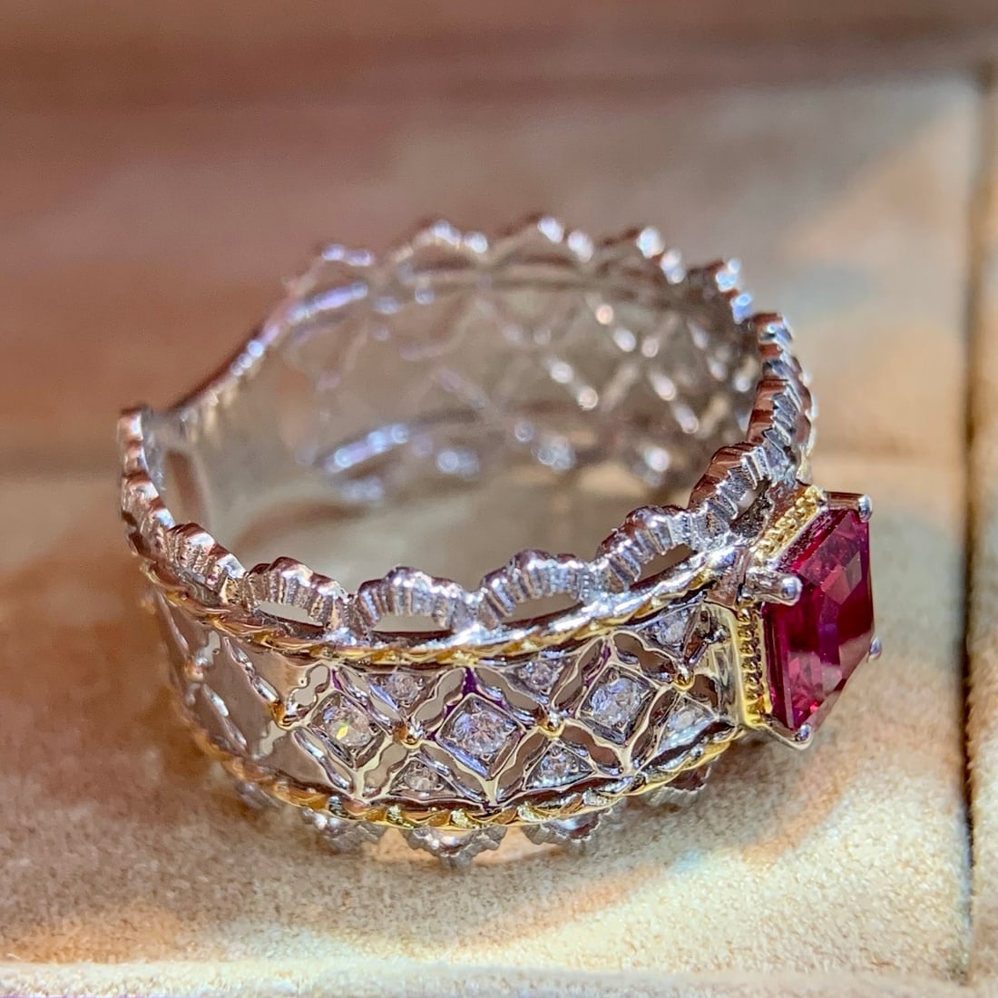 14k Gold 0.77 Ctw Natural Ruby & Diamond Ring - 6