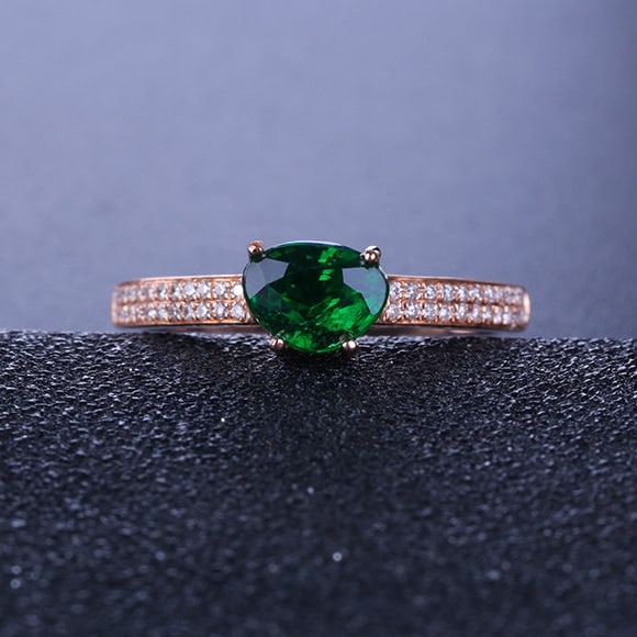14k Gold 1.15 Ctw Natural Tsavorite & Diamond Ring: Ref:231144251 // gold content:14k gold // ring size:7. 25us // // main gemstone:tsavorite // shape:pear // carat weight:1. 01ct // color:green // treatment:natural // // adjacent gemstone 2 : diamond