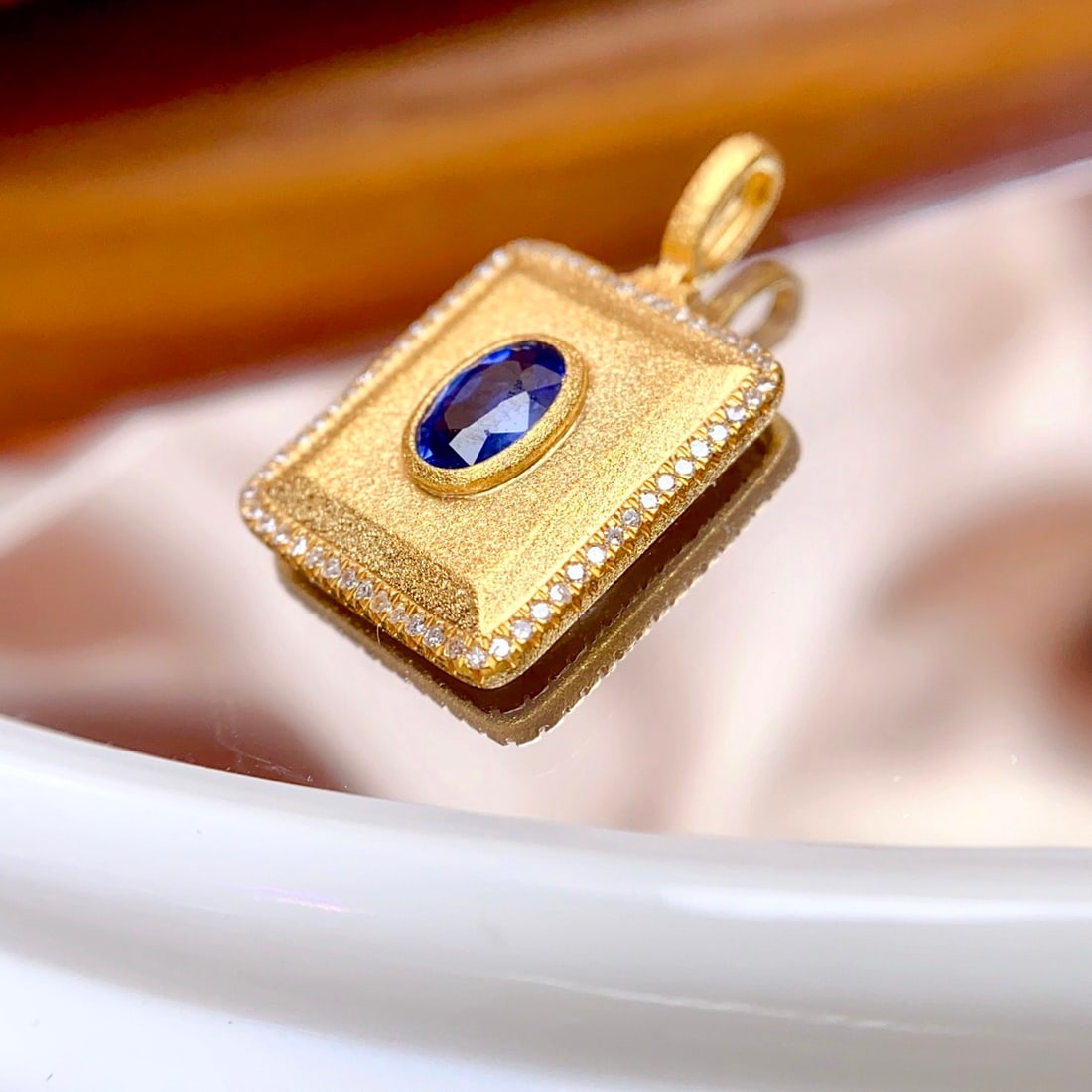 14k Gold 0.60 Ct Natural Sapphire & Diamond Pendant( Without Chain ) - 4