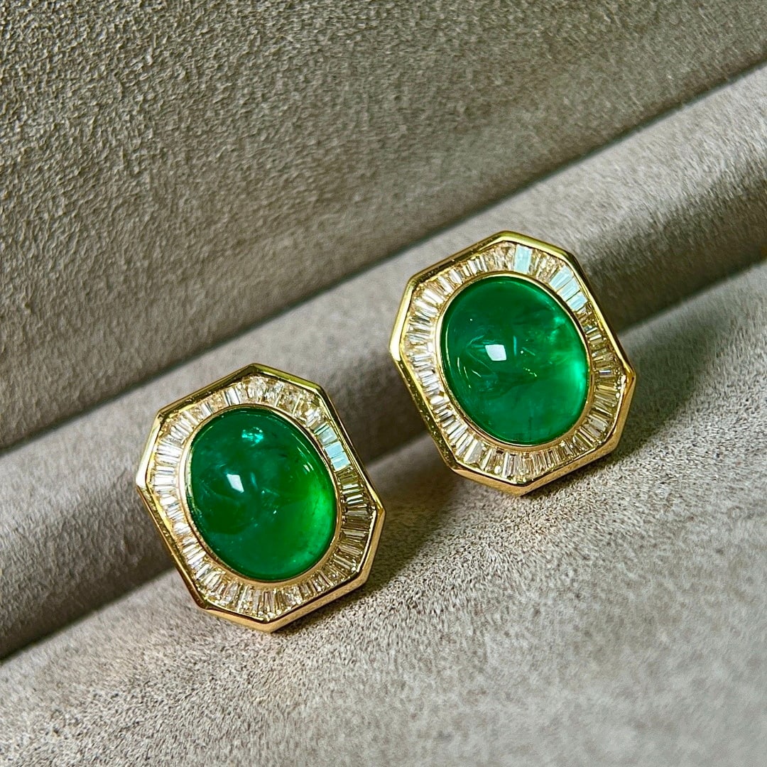14k Gold 4.69 Ctw Vivid Green Natural Emerald & Diamond Earrings: Ref:231144271 // gold content:14k gold // main gemstone:emerald // shape:oval // carat weight:4. 15ct // color:vivid green // treatment:natural // // adjacent gemstone 2 : diamond // shape:baguette //