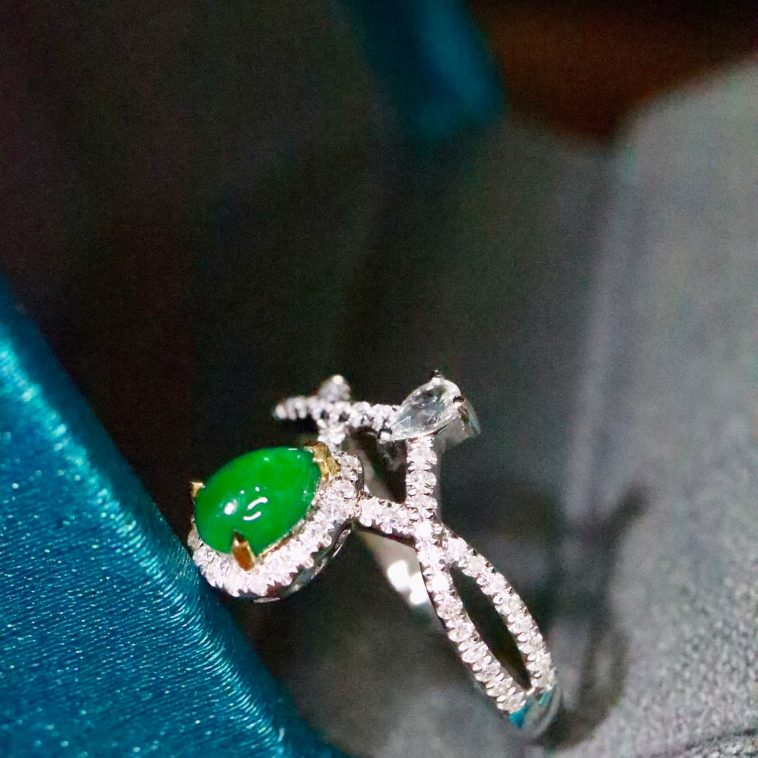 14k Gold 0.81 Ctw Natural Emerald & Diamond Ring - 4