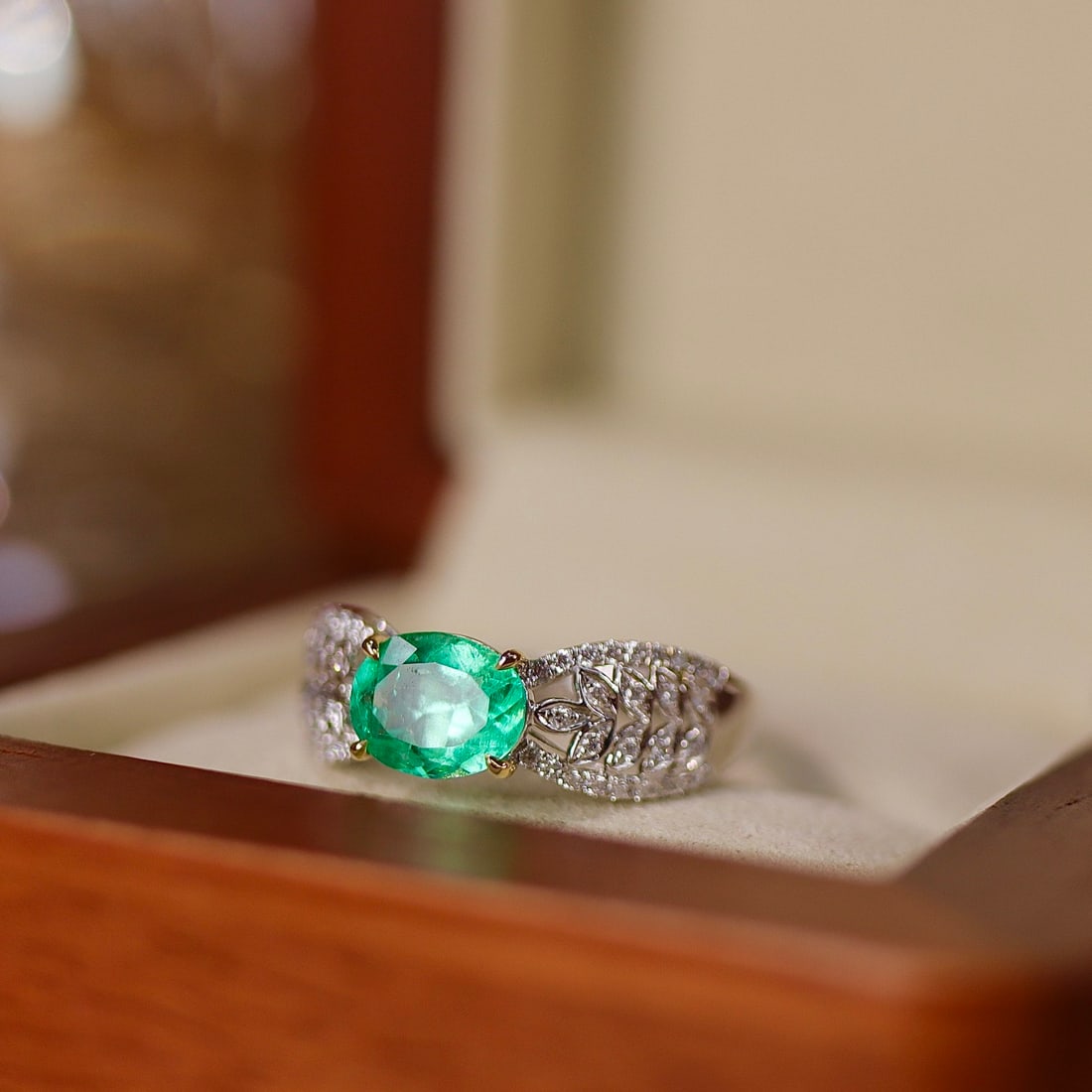 14k Gold 1.11 Ctw Natural Emerald & Diamond Ring - 2