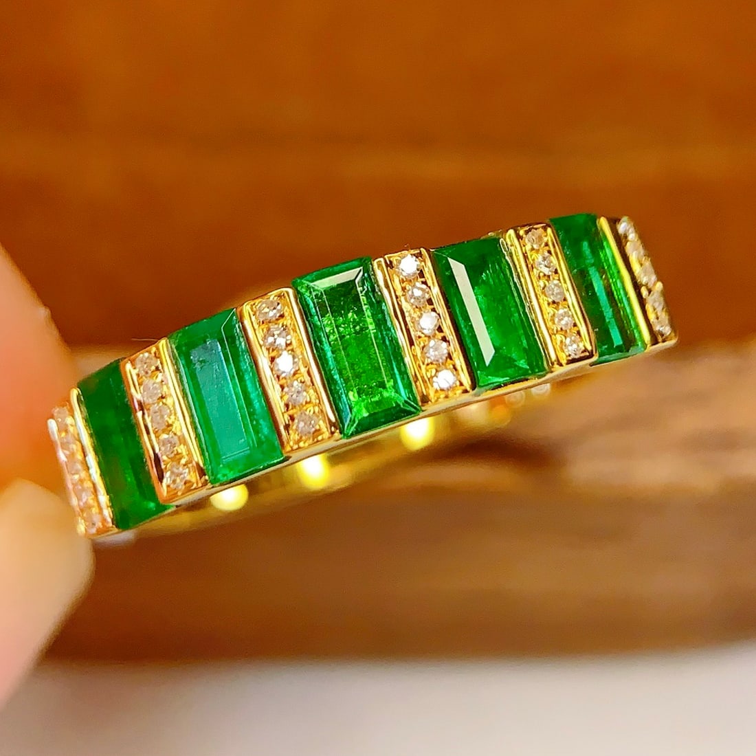 14k Gold 1.5 Ct Natural Emerald & Diamond Ring - 5