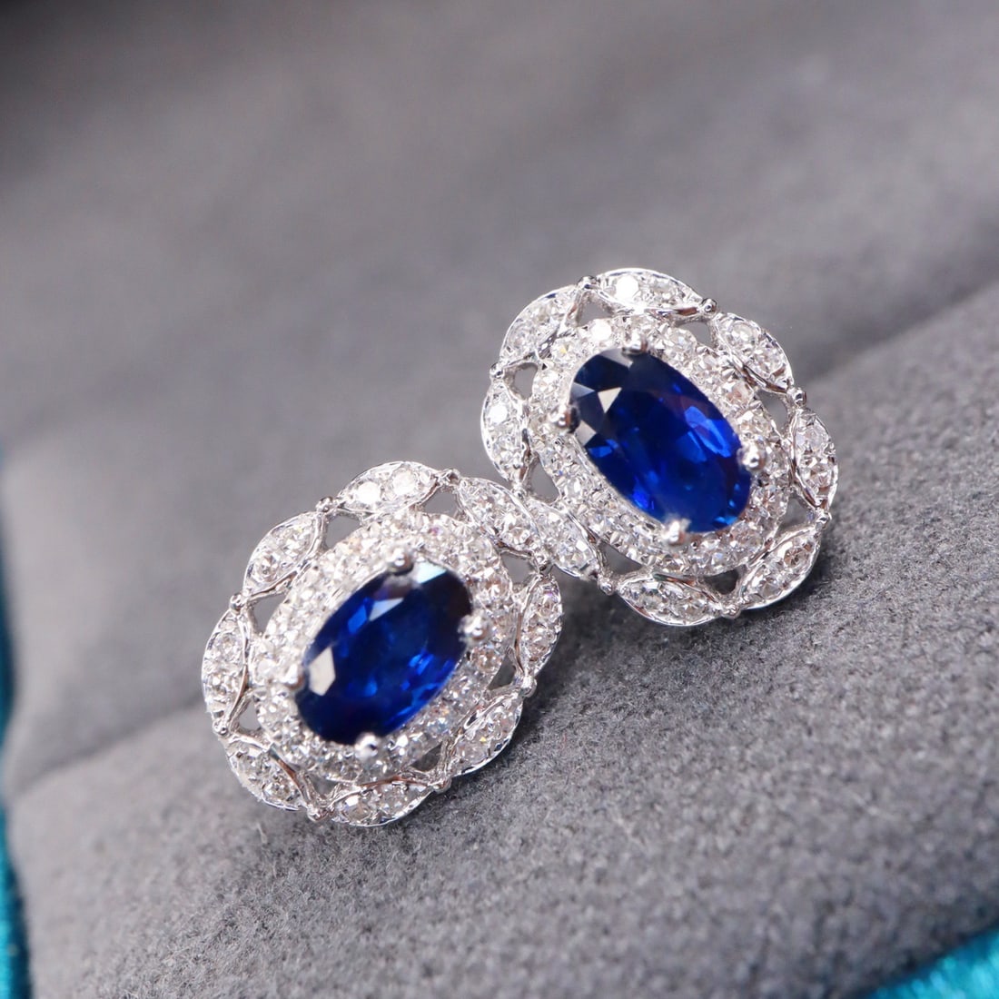 14k Gold 0.80 Ctw Natural Sapphire & Diamond Earrings - 3
