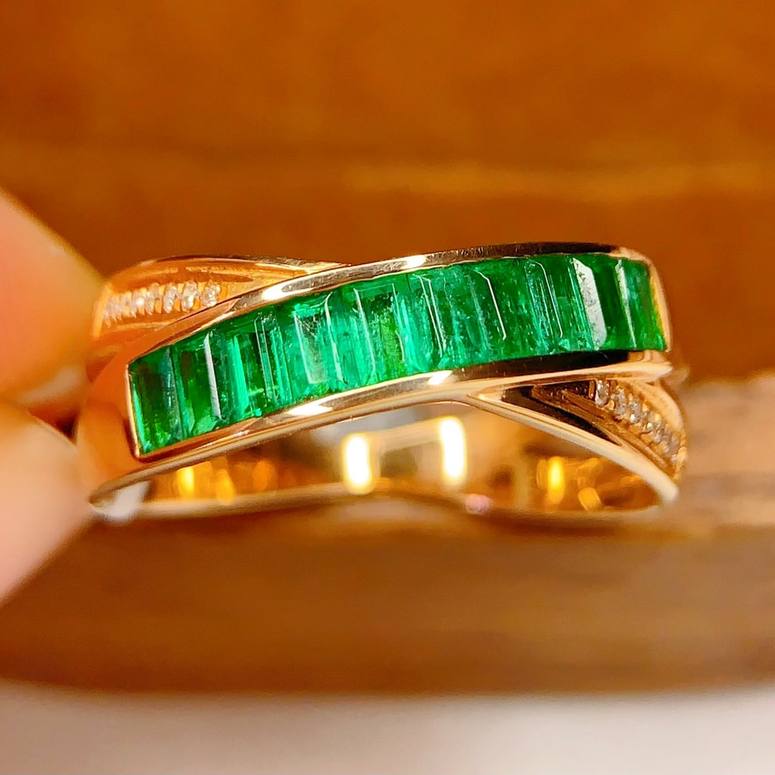 14k Gold 1.3 Ct Natural Emerald & Diamond Ring - 2