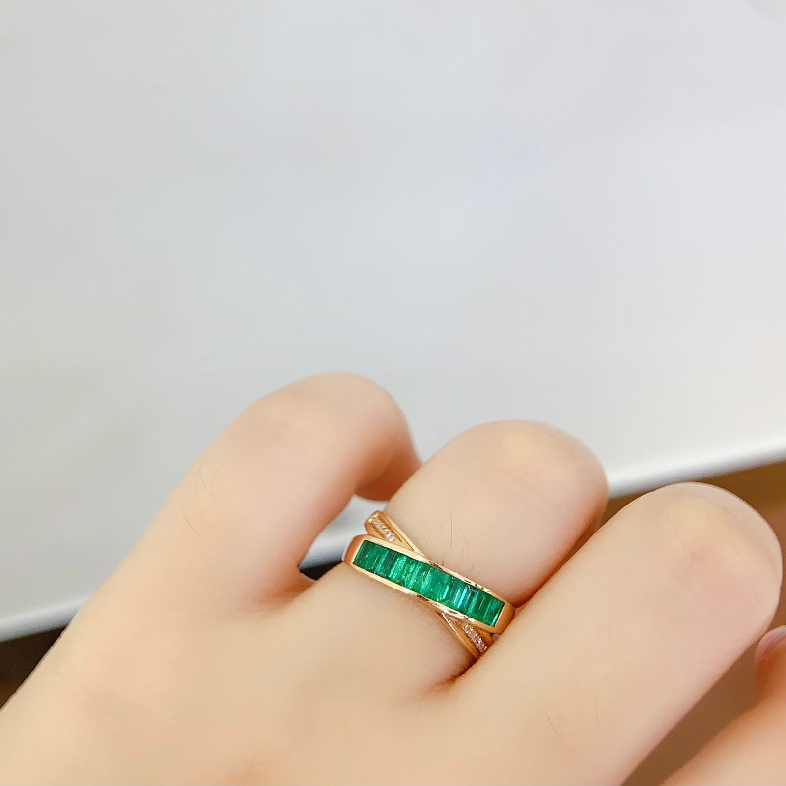 14k Gold 1.3 Ct Natural Emerald & Diamond Ring - 6