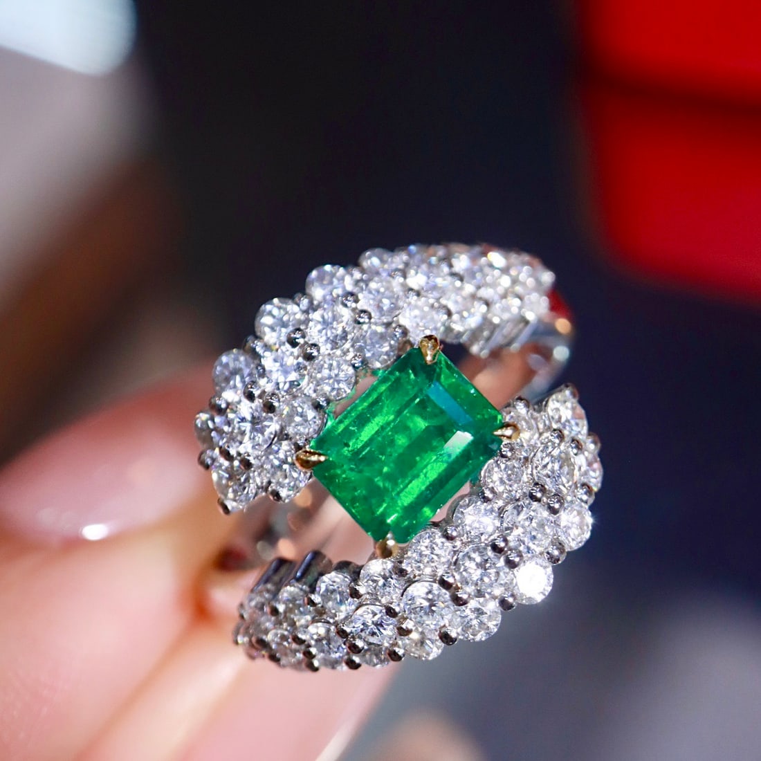 14k Gold 2.38 Ctw Vivid Green Natural Emerald & Diamond Ring - 3