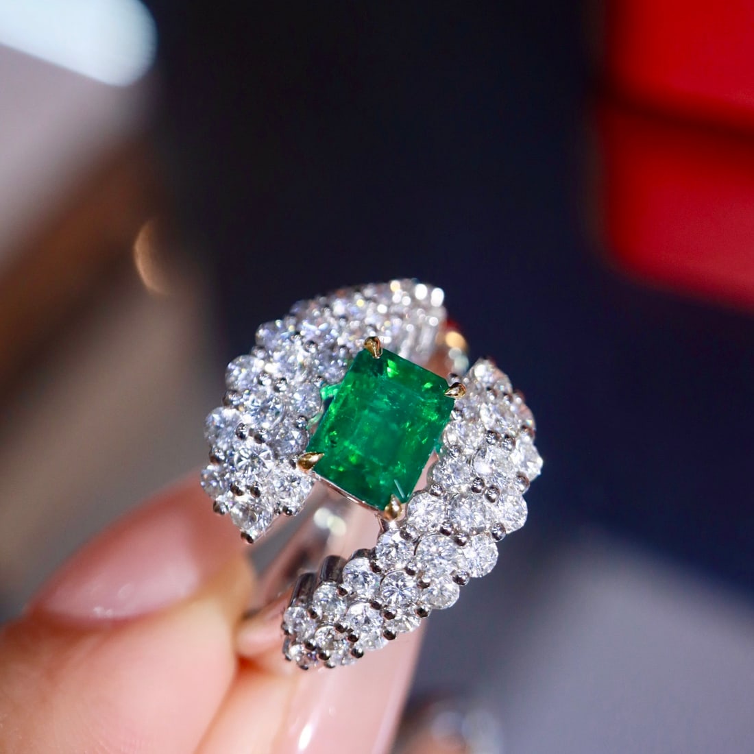 14k Gold 2.38 Ctw Vivid Green Natural Emerald & Diamond Ring - 4