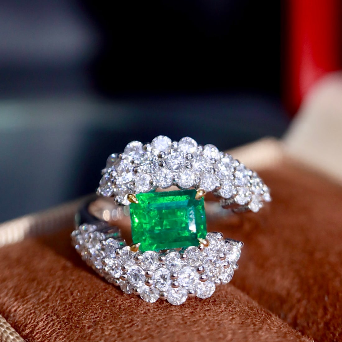 14k Gold 2.38 Ctw Vivid Green Natural Emerald & Diamond Ring - 5