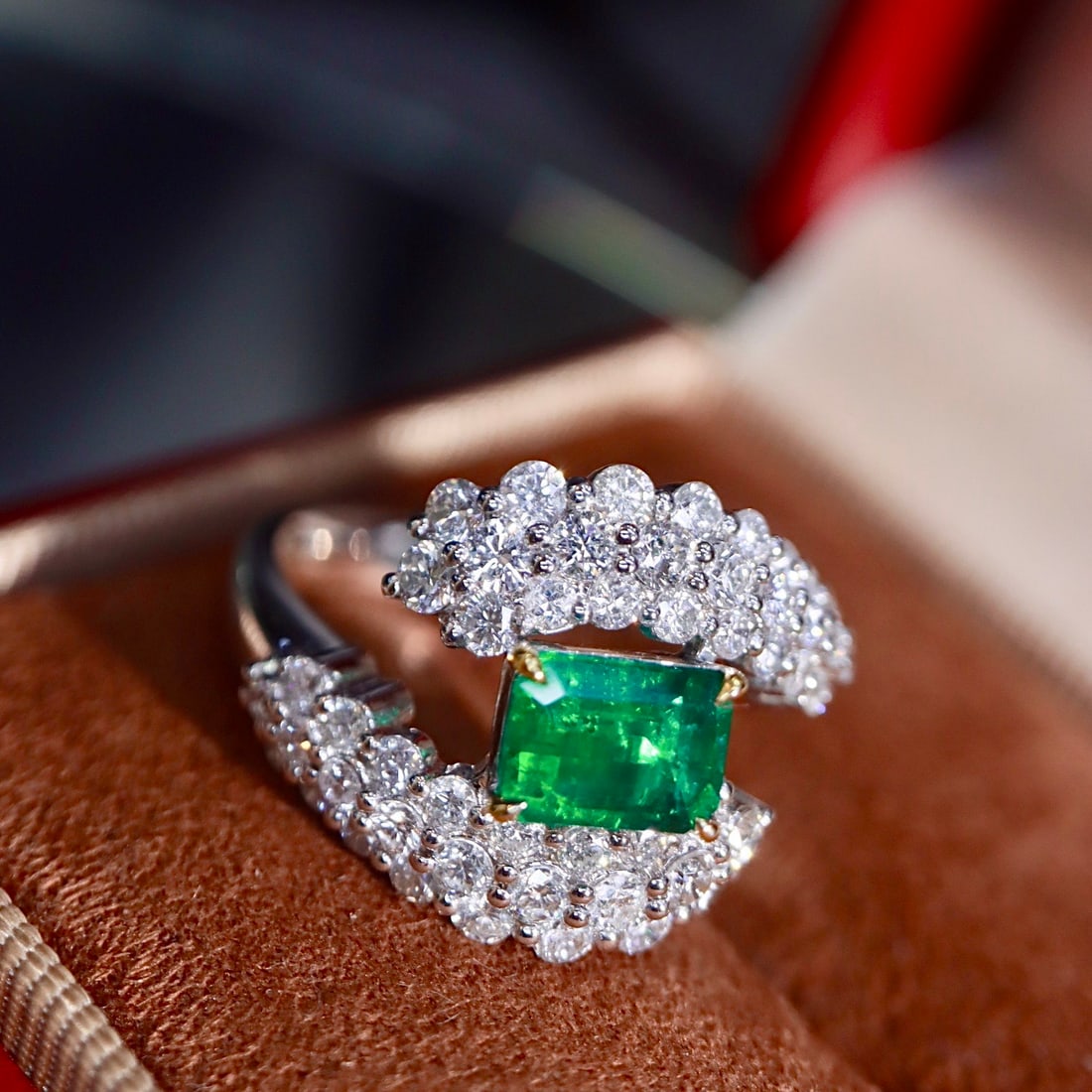 14k Gold 2.38 Ctw Vivid Green Natural Emerald & Diamond Ring - 6